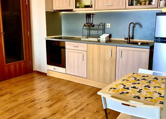 Veleka Place 시네모레츠